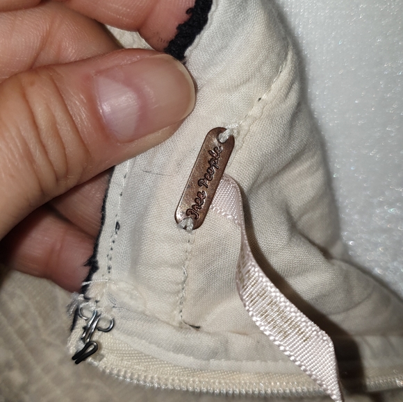 🎀Free People Beautiful Lace Skirt🎀 - Picture 6 of 6